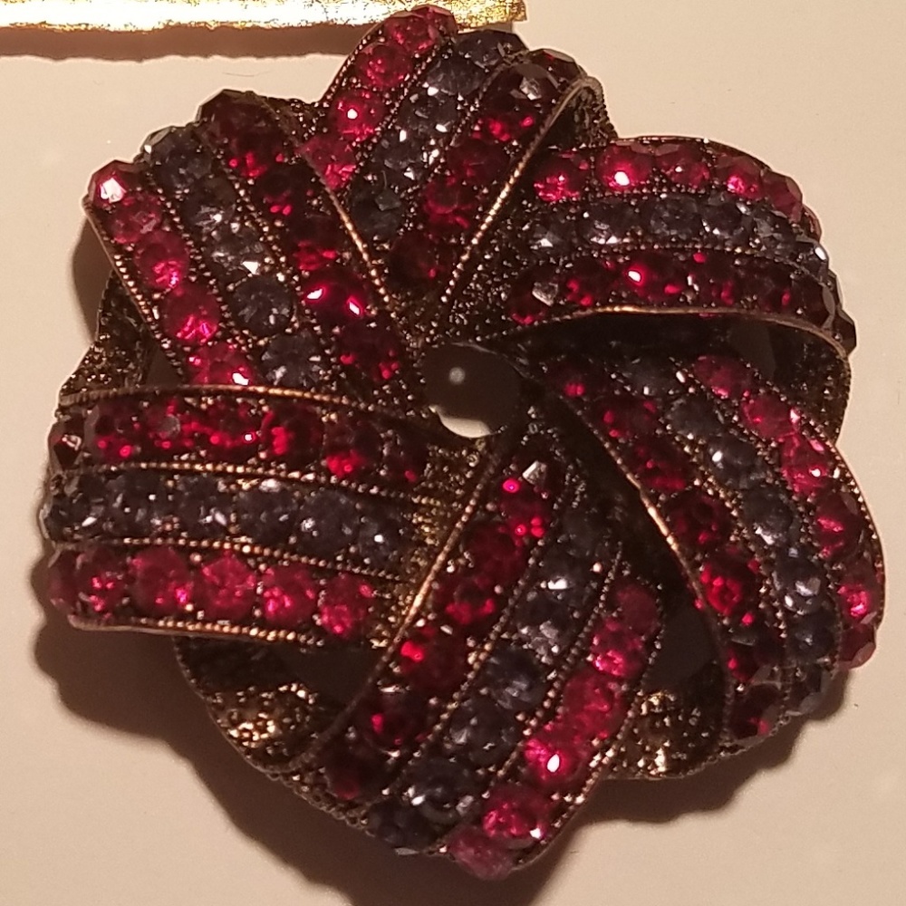 Vintage Monet Crystal Ribbon Bow Brooch - Picture 4 of 4